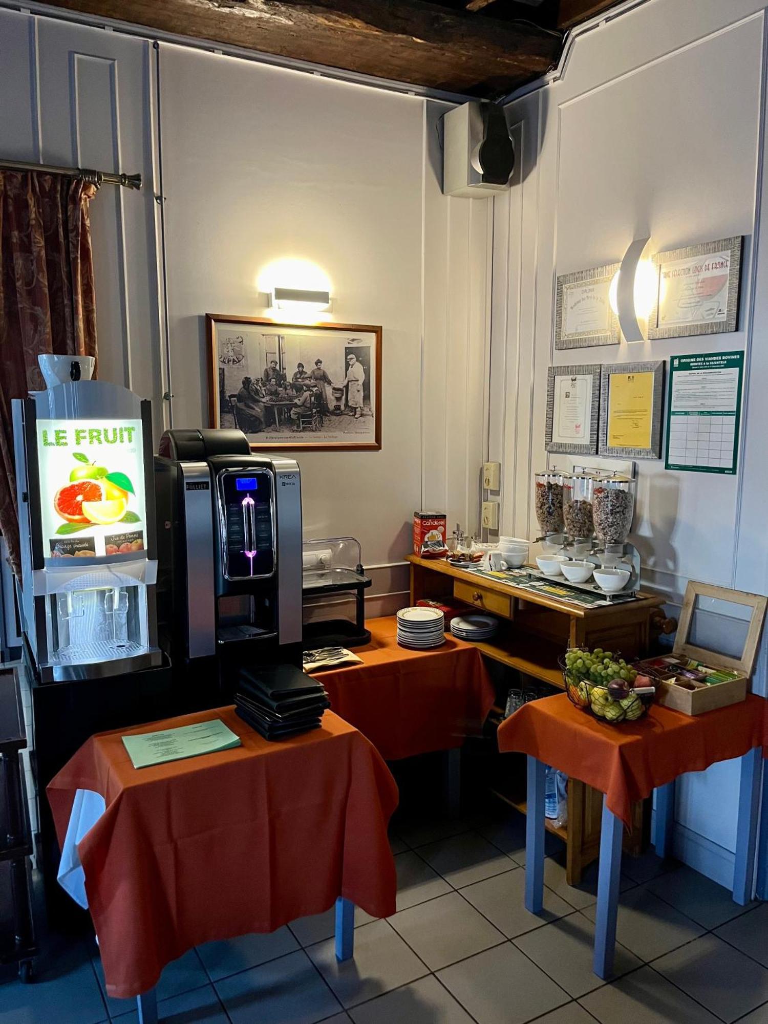 Le Relais De La Poste Hotel Pithiviers Buitenkant foto